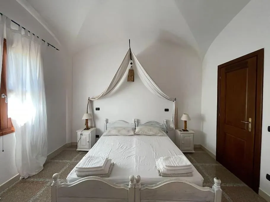 Villa Pedduzza אורוסיי