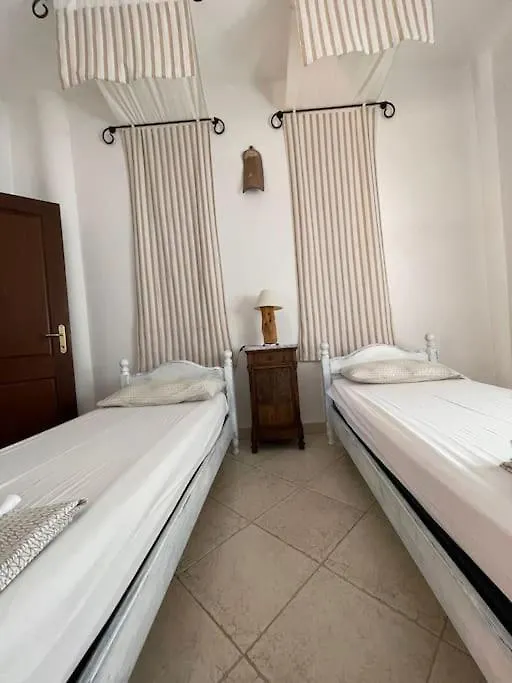 Villa Pedduzza אורוסיי